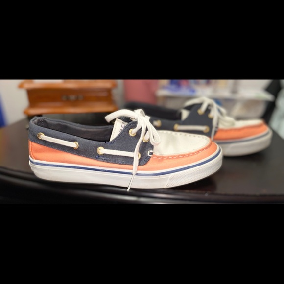 Shoes - Picture 2 of 4